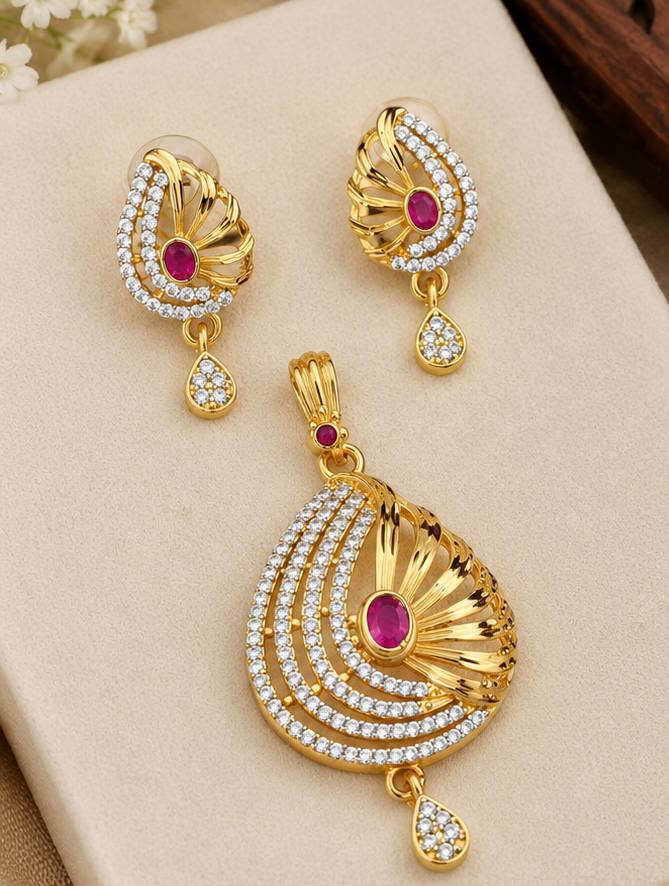 Ad Micro Gold Pendant Earrings Set