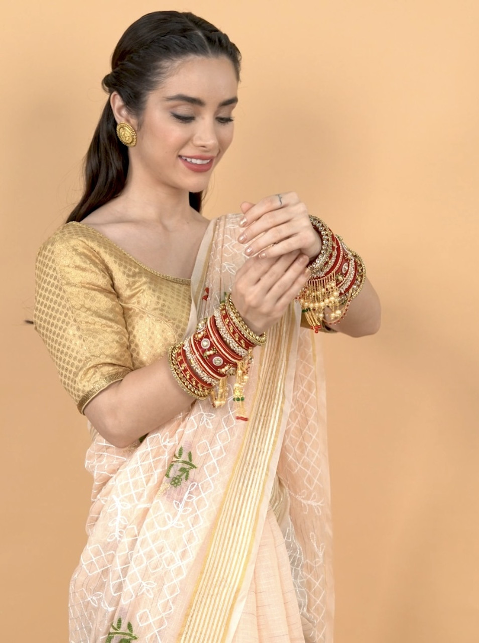 32 Red Dulhan - 3.jpg