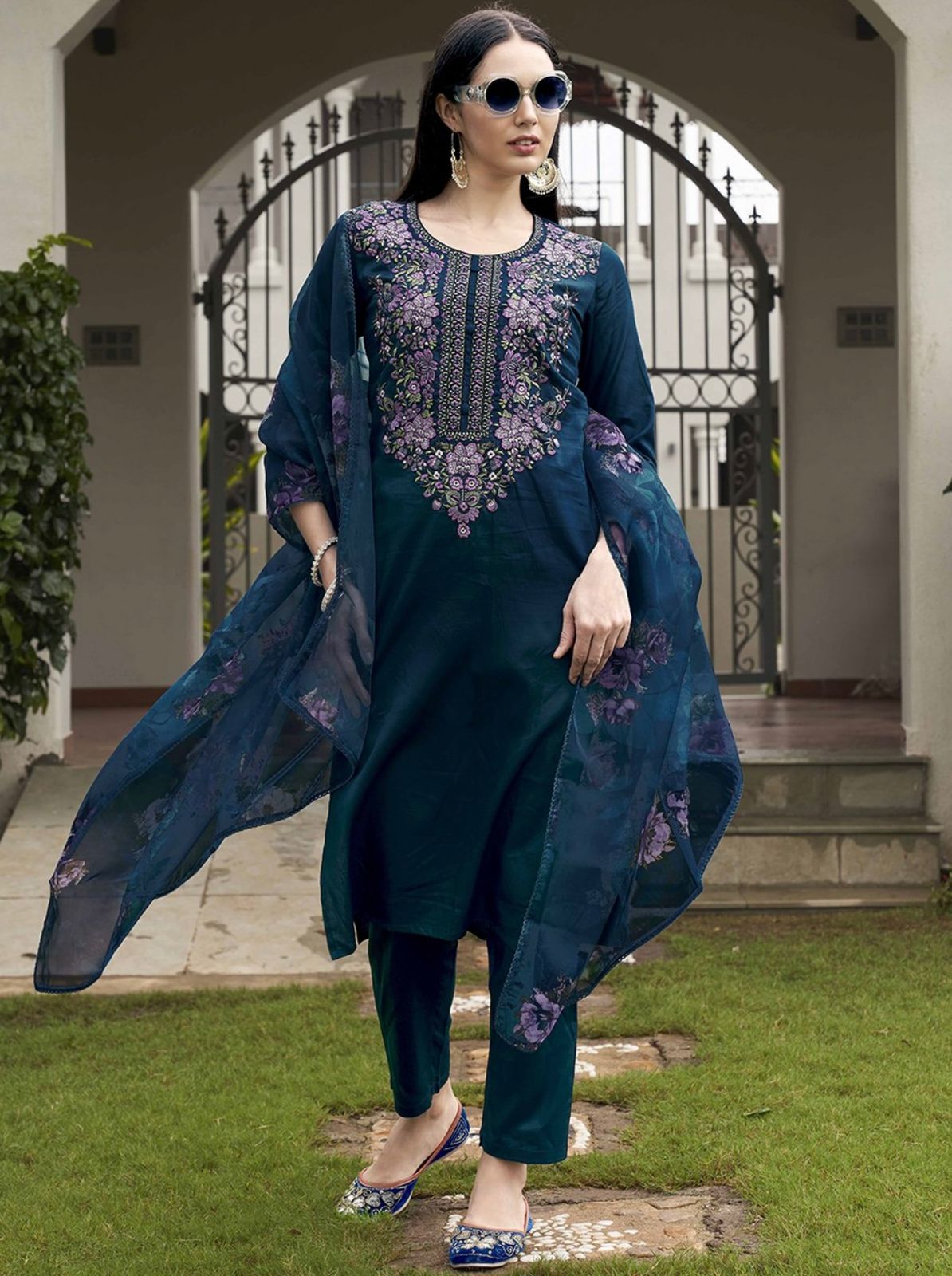 Presenting New Roman Fabric beautiful suit set - Blue - image_02_cd12ffb00145.jpg