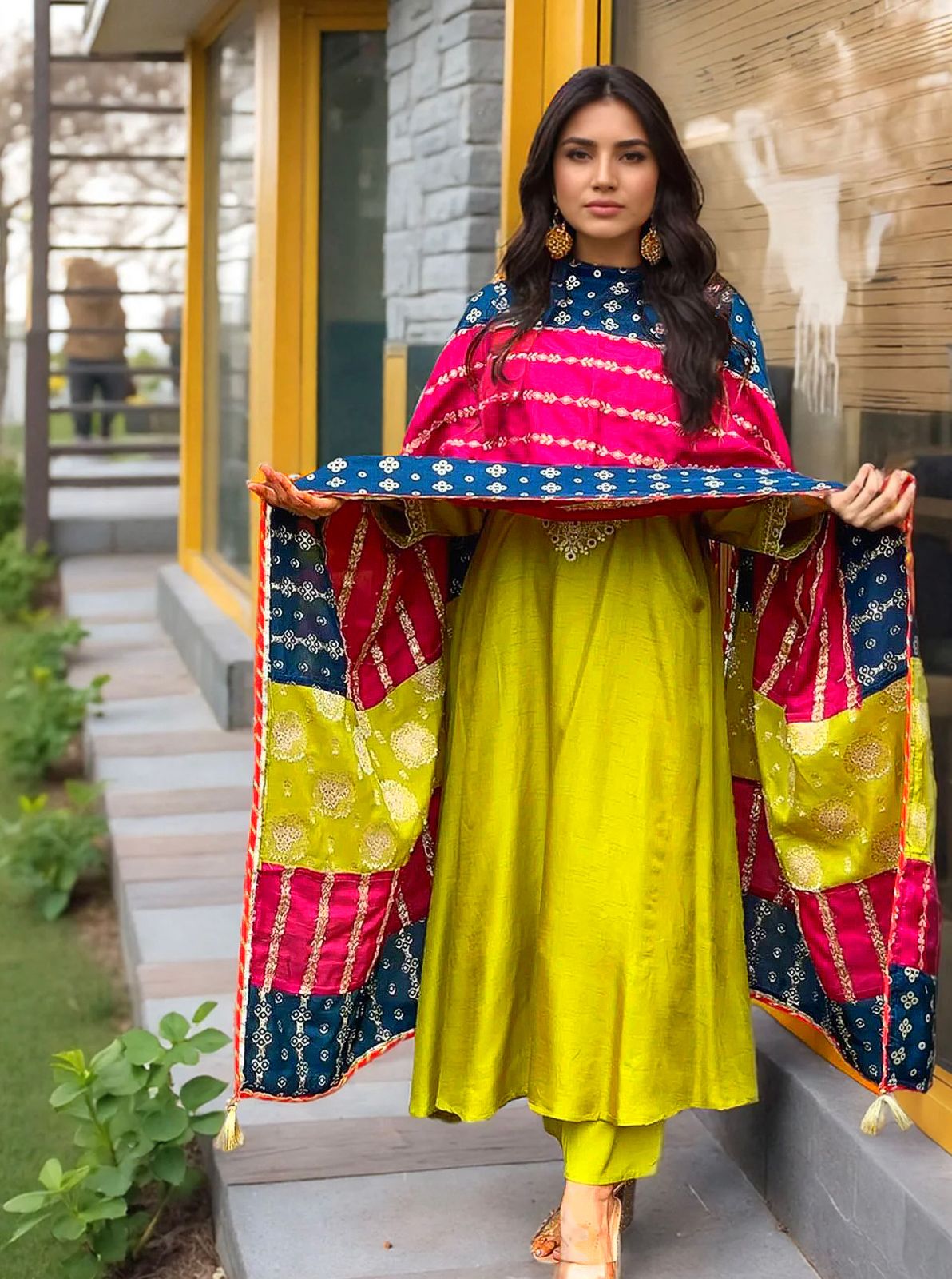 Super Hit RomanSilk Fabric beautiful Kurta Set. - Multi - image_03_d5b7c97202c5.jpg